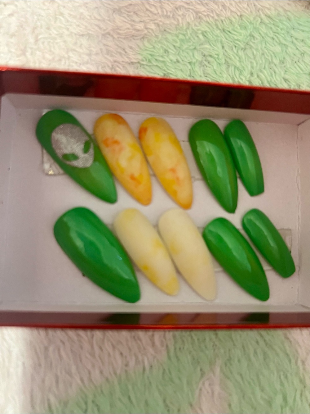 Alien 👽 Green & Cream Press-On Nail Set with Yellow Accents -